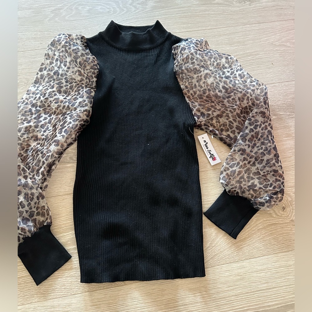 New Miss selfie animal print and black mesh top